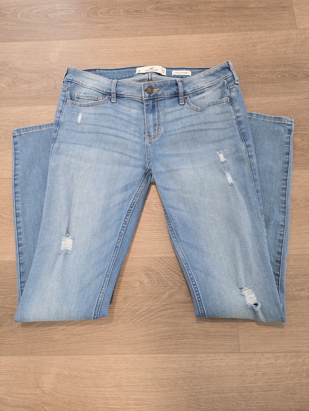 Hollister Womens Light Wash Low Rise Skinny Distressed Jeans  Size 9L 29x32